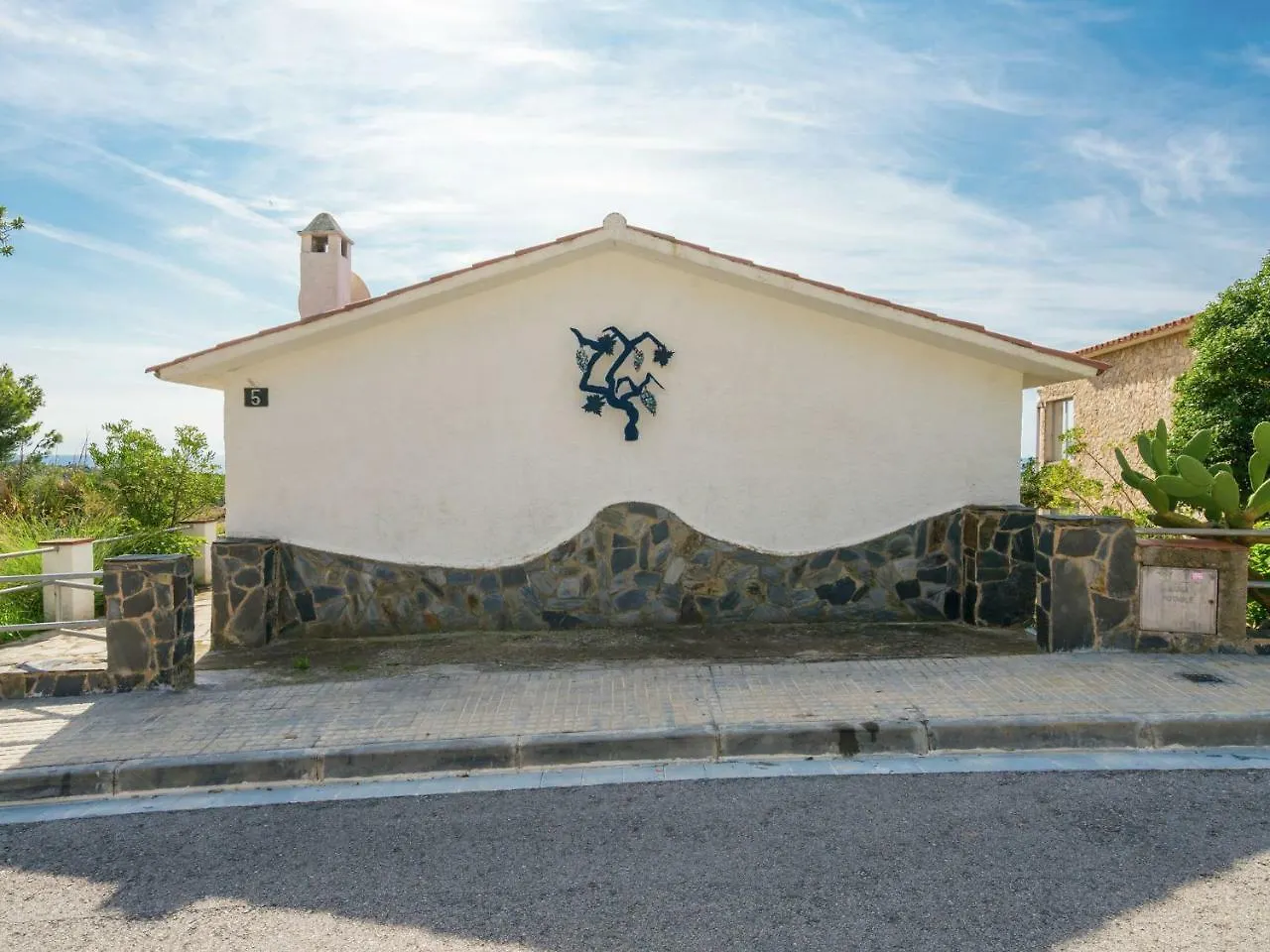 A Picturesque Wine House Now Refurbished Into Home In Lloret De Mar 0*,