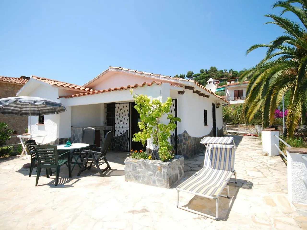 A Picturesque Wine House Now Refurbished Into Home In Lloret De Mar